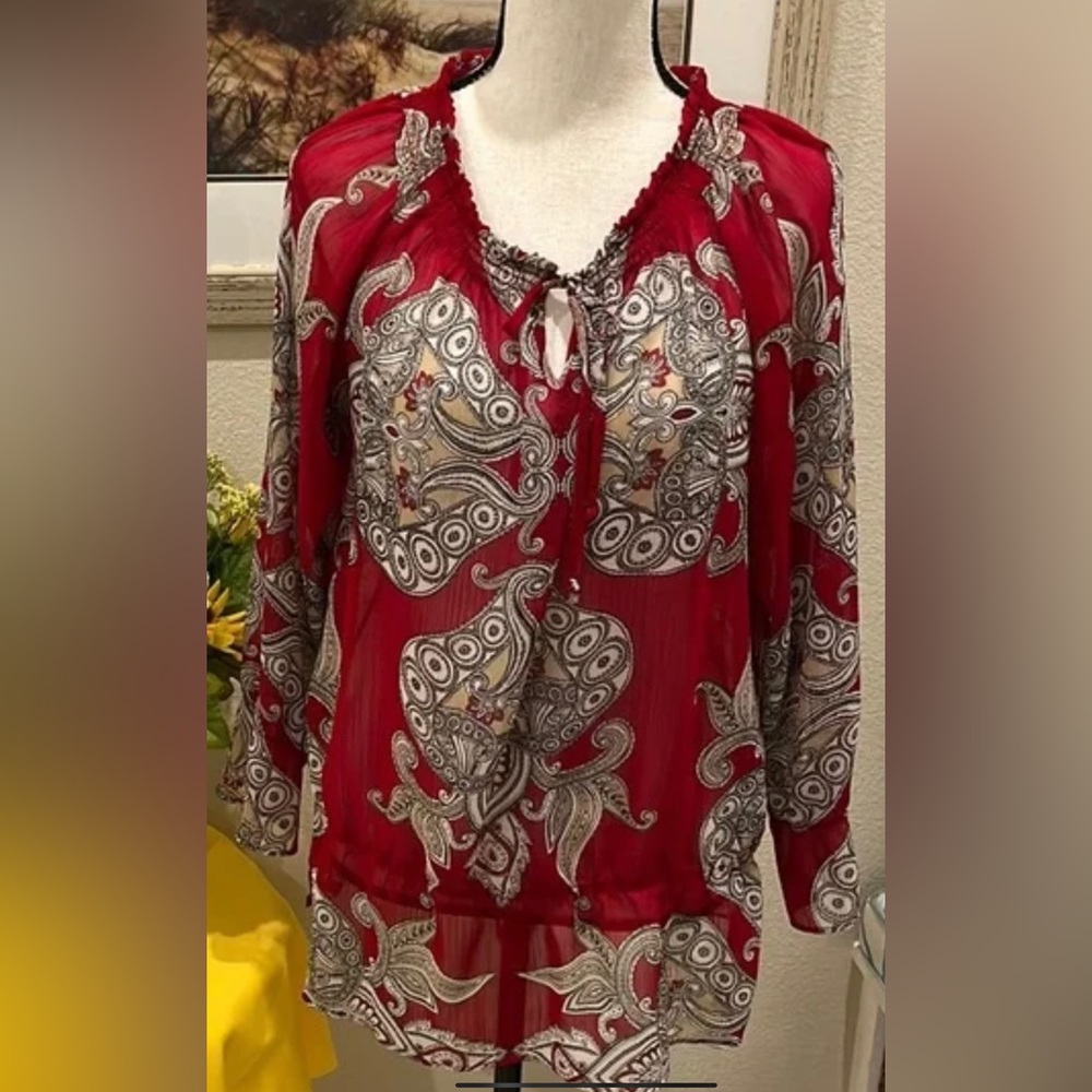 ❤️❤️ Chico's Sheer red  Paisley Long Sleeve Tunic Blouse❤️beautiful